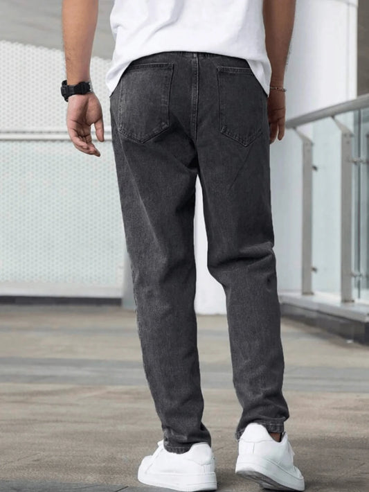 Men's Straight-Leg Streetwear Jeans in Raw Denim Featuring Five Pockets and Mid-Rise Stretch Durability