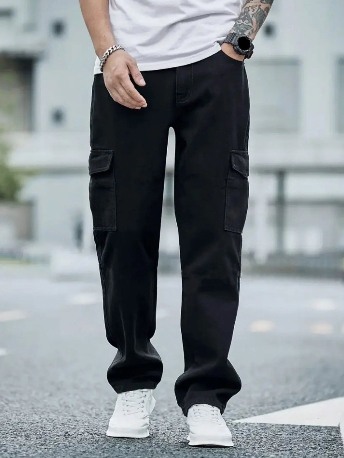 Men’s Cargo Jeans, Multi-Pocket Tactical Denim, Streetwear Edge from Coffee Runs to Concert Nights