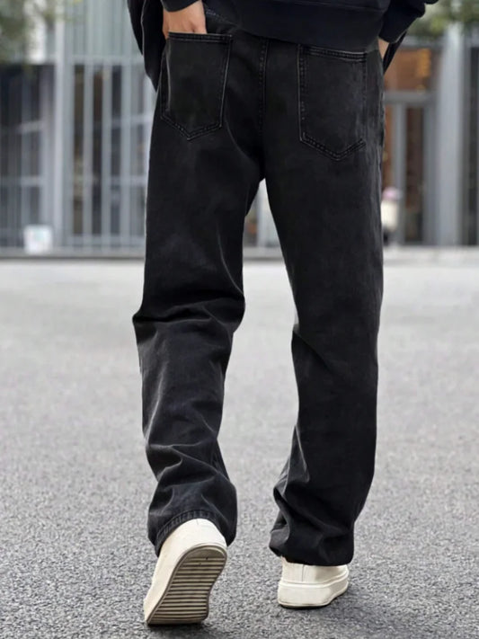 A top choice for autumn and winter transitions! Loose black men's jeans with inherent warmth, comfortable and versatile, suitabl