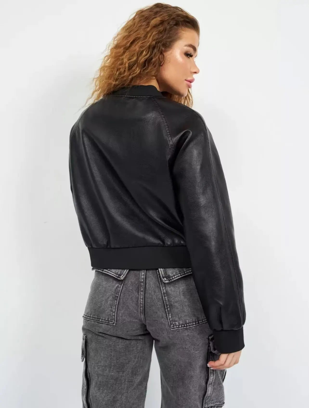 2025 Women's PU Black Zippered Long Sleeve O-Neck Casual Motorcycle Jacket Chic round Neck Tops