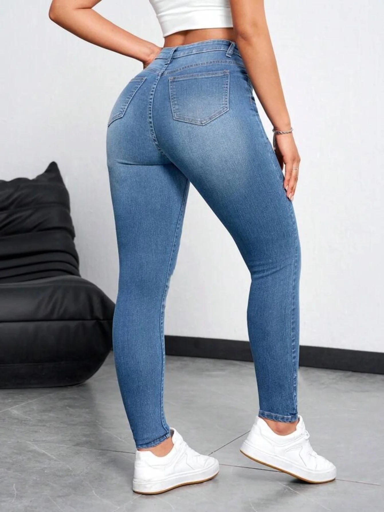Plus size women's fashionable and versatile slim-fitting pure blue skinny jeans, stretch jeans, high waist and slim fit