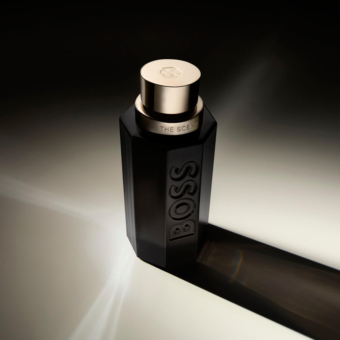 BOSS The Scent Magnetic - Eau de Parfum for Him - Ambery & Fruity Fragrance with Notes of Maninka Fruit, Bran Absolute and Vanilla - High Longevity