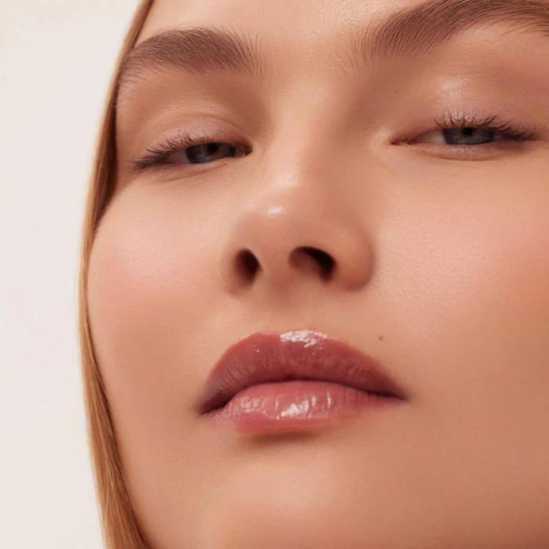 Summer Fridays Dream Lip Oil - Hydrating Tinted Lip Gloss Oil - Non-Sticky Formula with Skincare Benefits for Long-Lasting Softness + Shine - Effortless Beauty Gifts - Bare Sand (0.15 Oz)