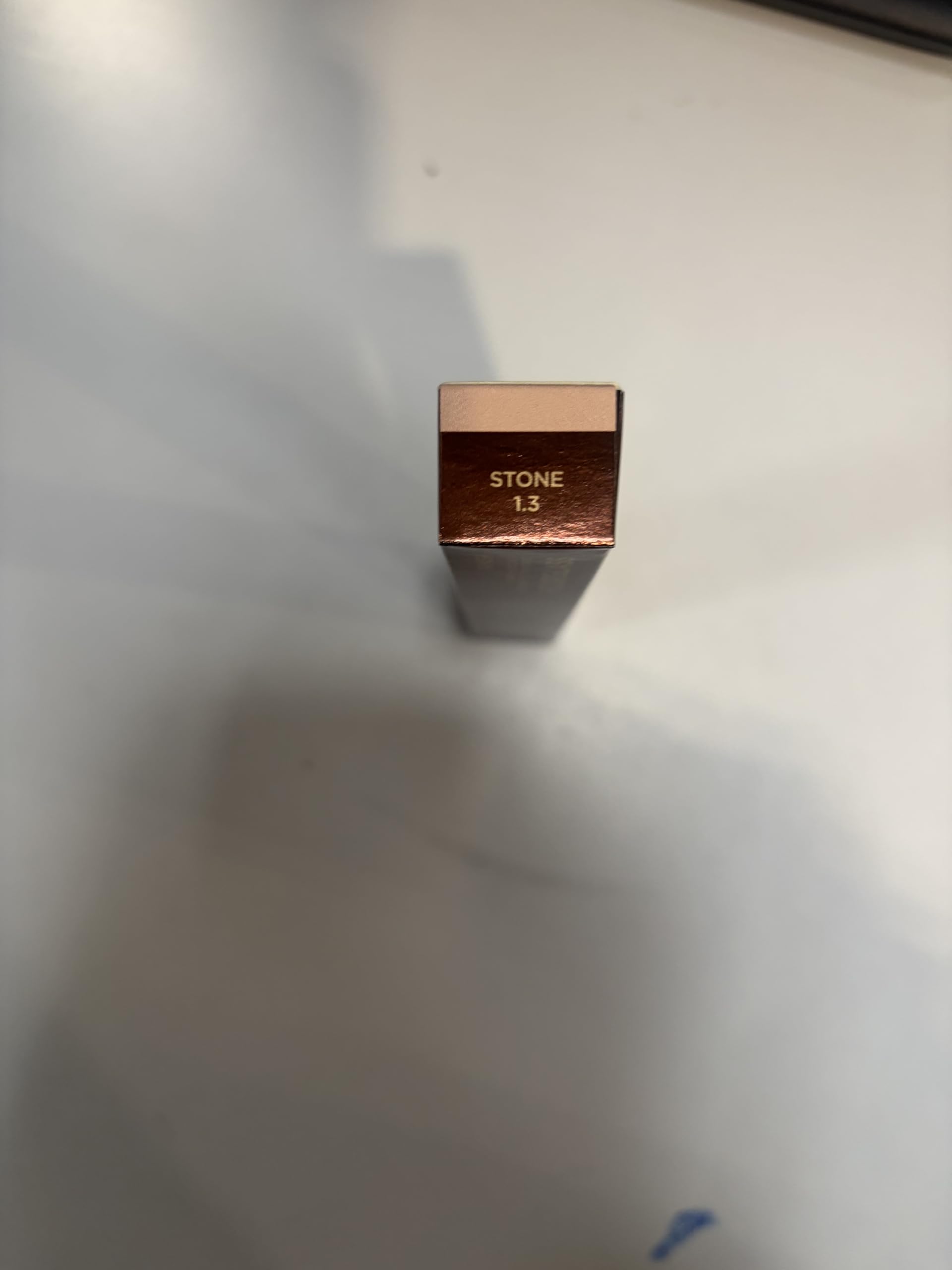 Hourglass Vanish Airbrush Concealer. Weightless and Waterproof Concealer for a Naturally Airbrushed Look