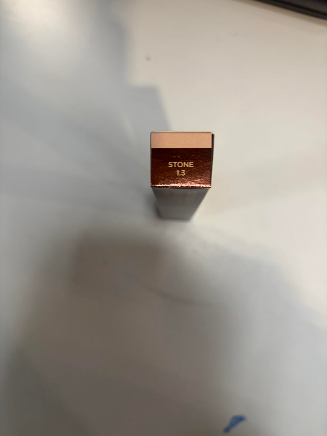 Hourglass Vanish Airbrush Concealer. Weightless and Waterproof Concealer for a Naturally Airbrushed Look