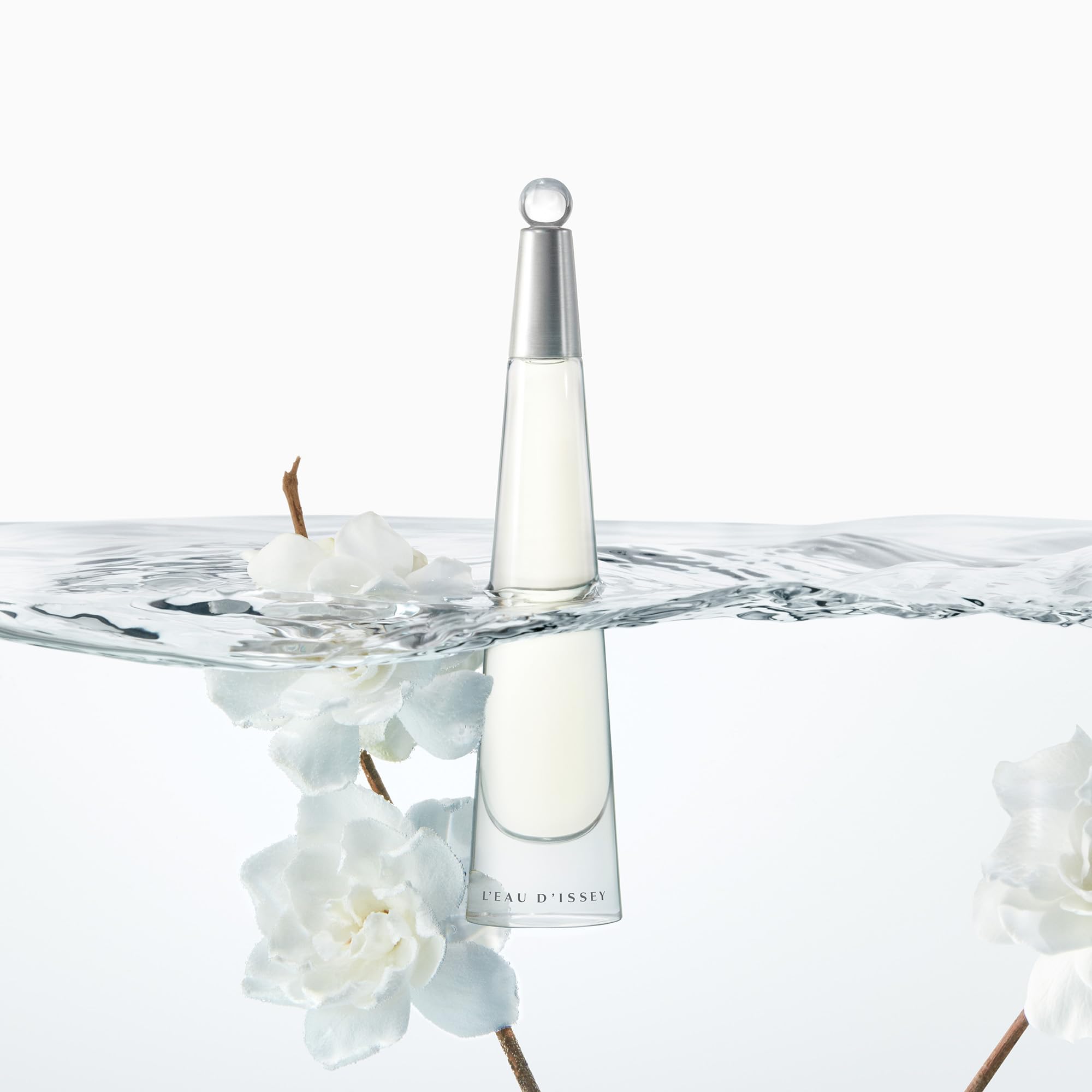 Issey Miyake L'Eau d'Issey Eau de Toilette - Fragrance for Women - Floral & Aquatic, Inspired by the Purity of Water - With Notes of White Flowers, Lotus Rose Accord & Precious Woods Accord