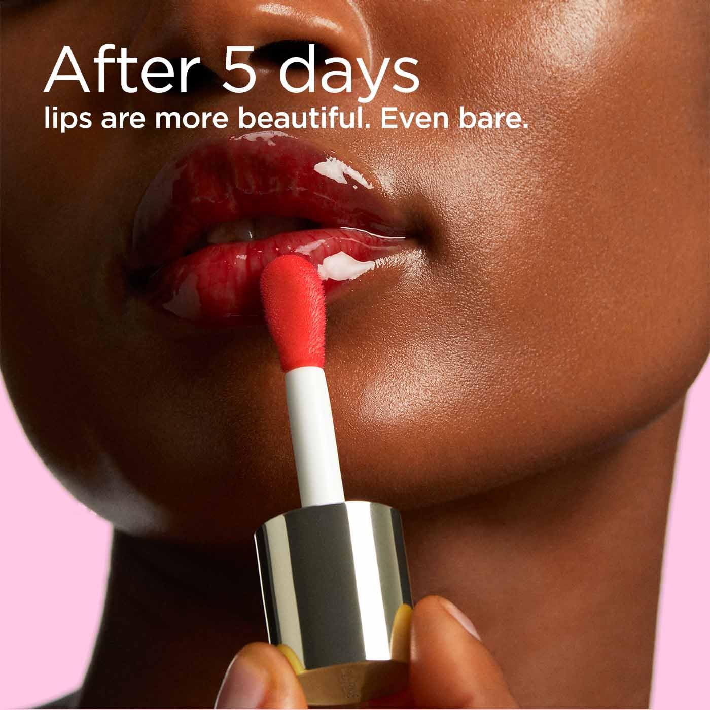 Clarins Lip Comfort Oil 7ml| Hydrating, Nourishing and Moisturising Lip Oil | Sheer, High Shine Finish | Soothes, Comforts and Protects Lips | Visibly Plumps | 93% Natural Ingredients