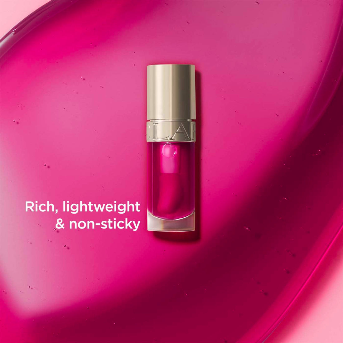 Clarins Lip Comfort Oil 7ml| Hydrating, Nourishing and Moisturising Lip Oil | Sheer, High Shine Finish | Soothes, Comforts and Protects Lips | Visibly Plumps | 93% Natural Ingredients