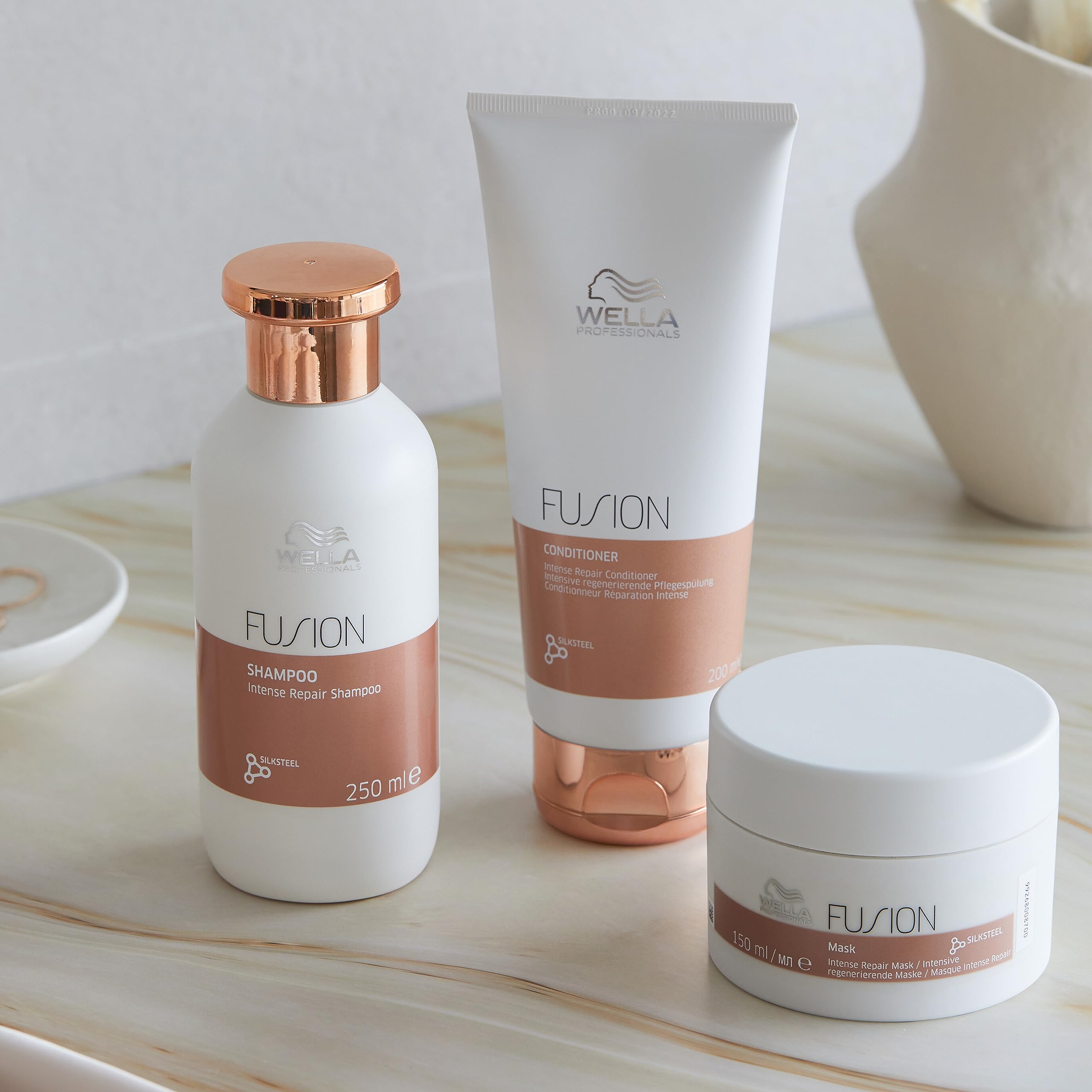 Wella Professionals Fusion Intense Repair Conditioner - Intense Repair & Smoothening Conditioner for Dry & Damaged Hair - Boost Shine & Protect Hair Against Breakage Halalzen