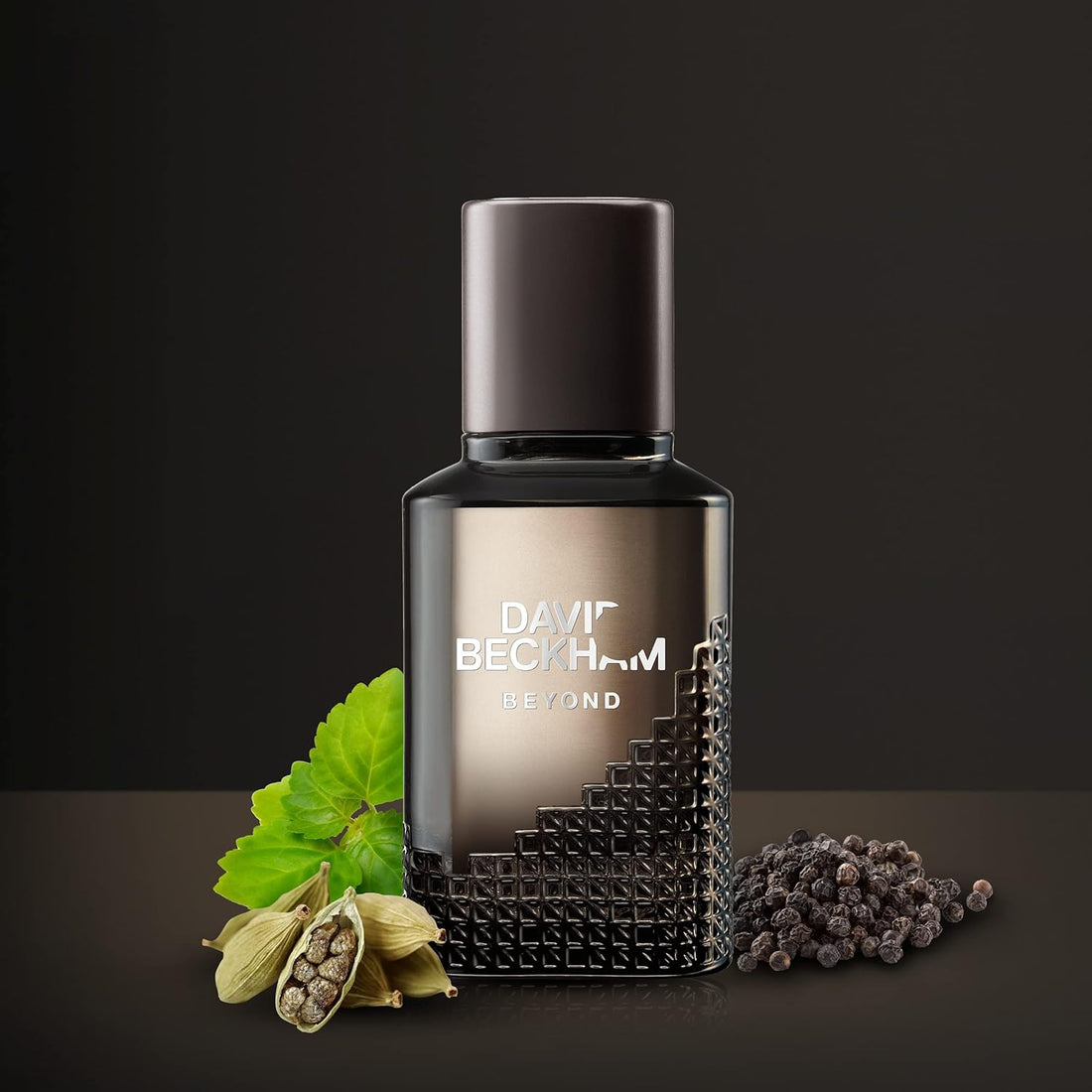 DAVID BECKHAM Beyond - Eau De Toilette for Him - Fougère Herbaceous Fragrance with Notes of Fresh Mojito Accord, Black Pepper and Magnetic Patchouli - Long Lasting - 90ml | for Him