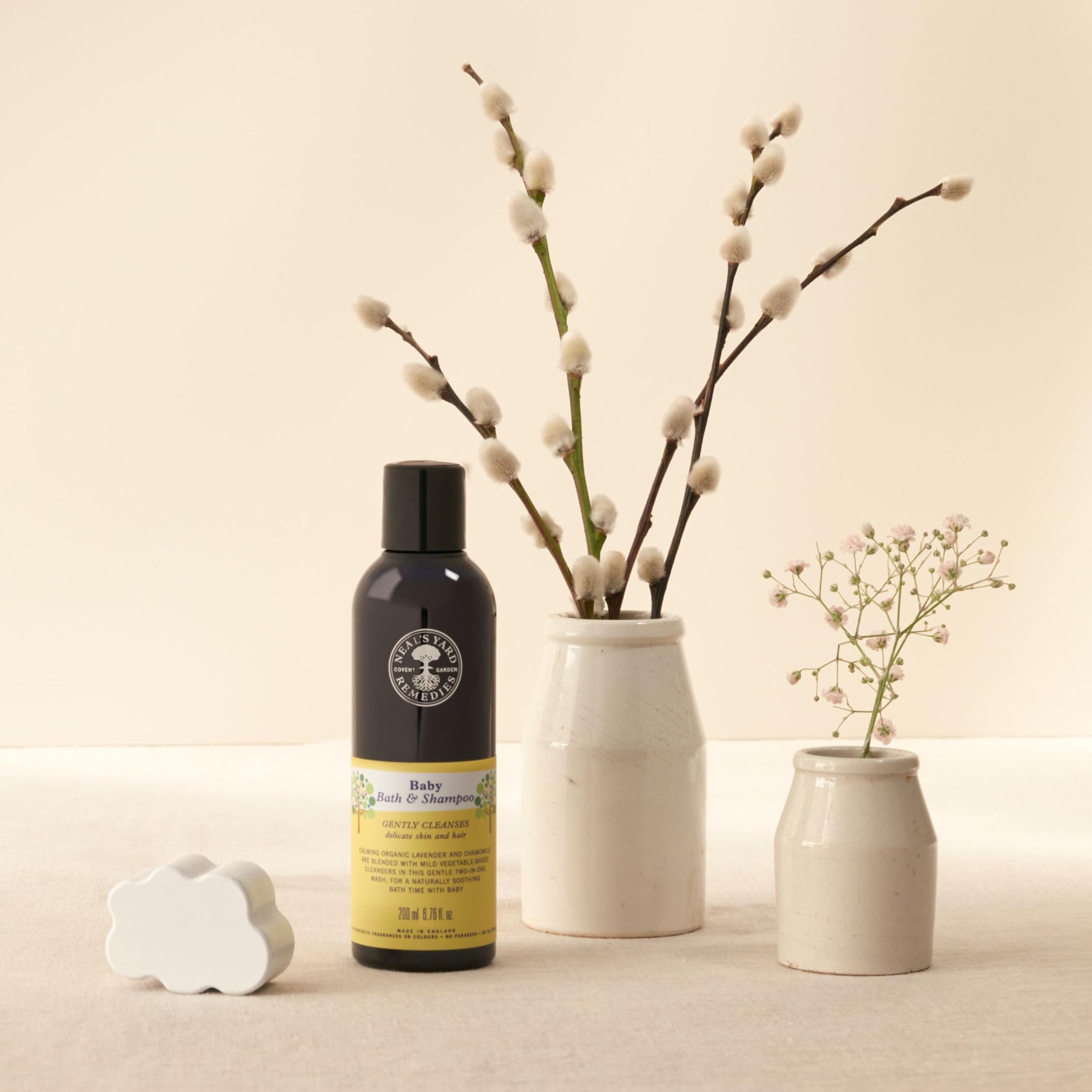 Neal's Yard Remedies Baby Bath & Shampoo, Body Wash Suitable For Newborns, With Lavender & Chamomile, Vegan & Cruelty-Free, 200ml