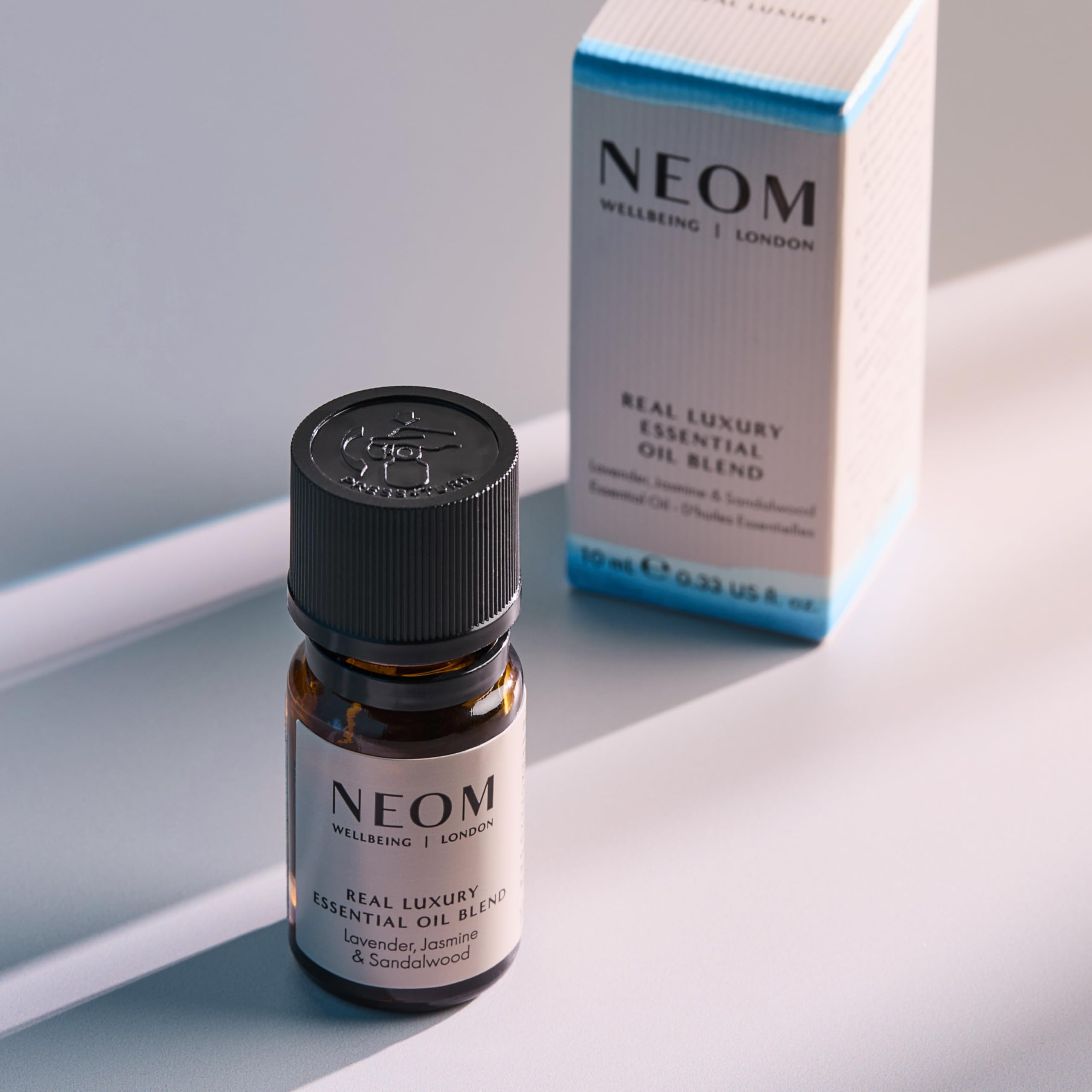 NEOM - Real Luxury Essential Oil Blend, 10ml | Lavender, Jasmine & Sandalwood | Scent to De-Stress Range