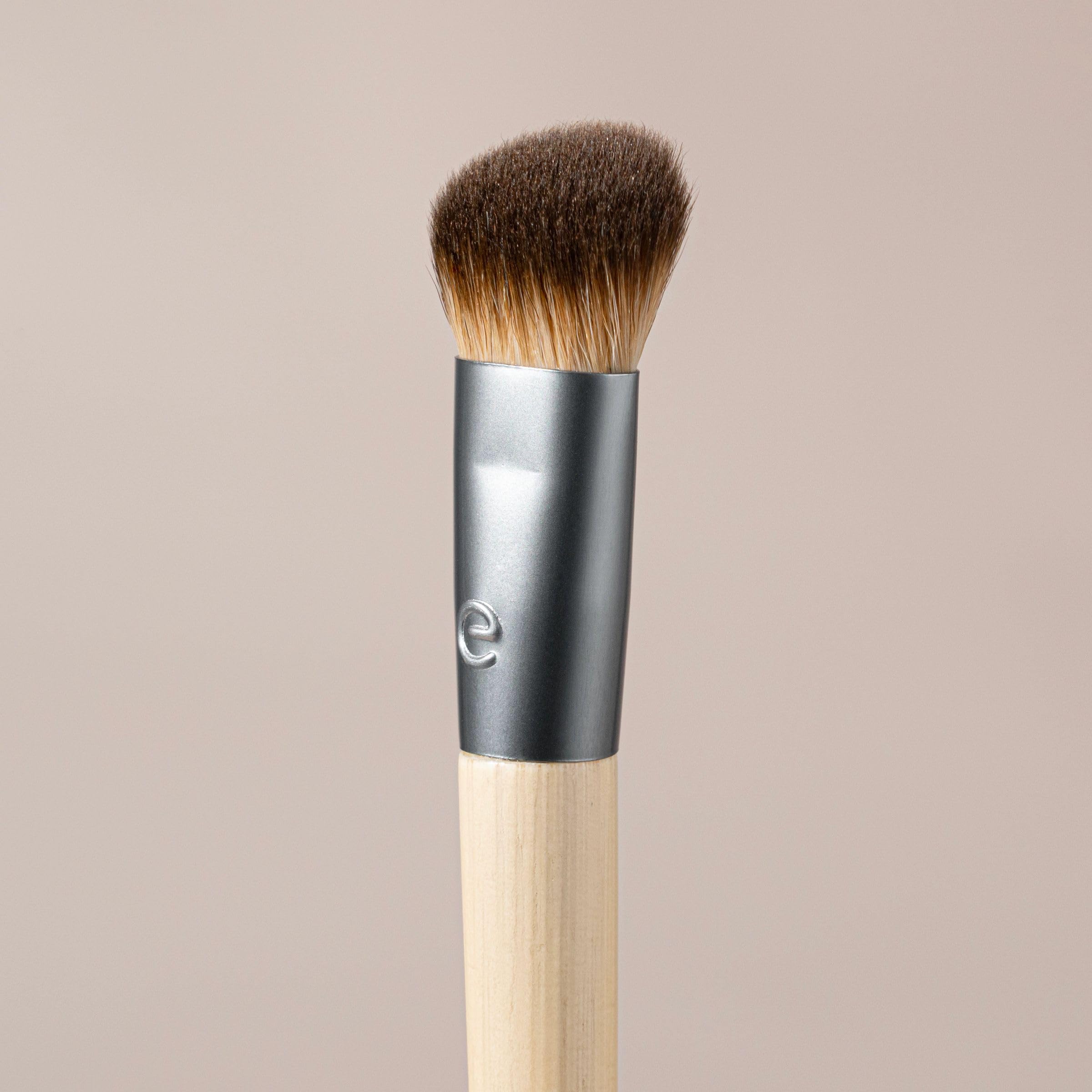 EcoTools Classic Foundation Face Brush, For Liquid, & Cream Foundation, Flat Foundation Brush For Natural Makeup, Buildable Coverage, Synthetic Bristles, Vegan & Cruelty- Free Halalzen