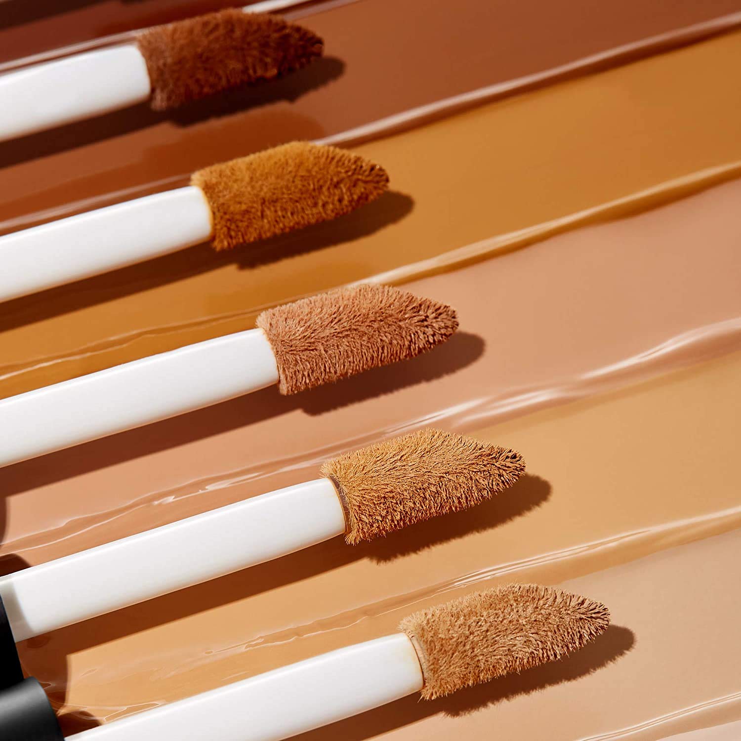 e.l.f. 16HR Camo Concealer, Full Coverage & Highly Pigmented, Matte Finish, Light Ivory, 0.203 Fl Oz (6mL) Halalzen