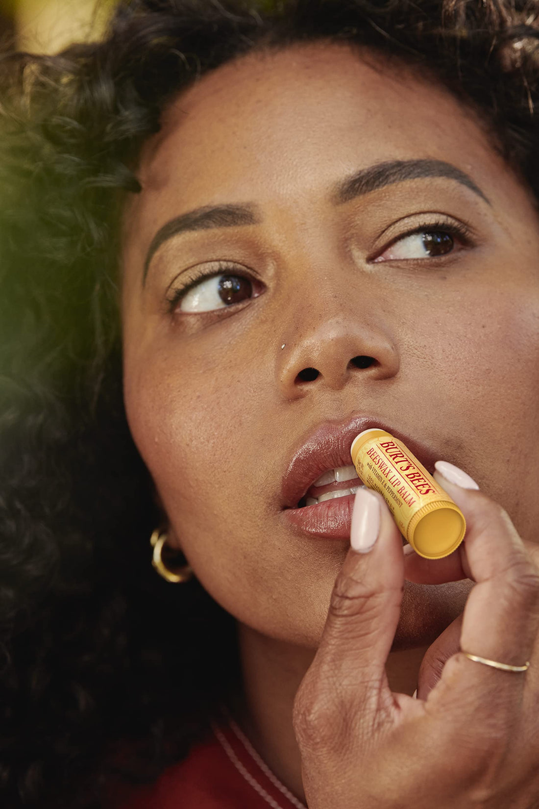 Burt's Bees Lip Balm Pomegranate, Moisturising Lip Balm With Beeswax & Vitamin E, 100% Natural Origin, 4.25g Halalzen