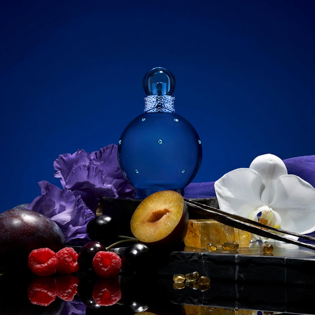 Britney Spears Midnight Fantasy 100 ml – Eau de Parfum for Women – Floral Amber Fruity Fragrance – Notes of Exotic Plum, Velvet Iris and Amber – Midnight Blue Bottle Halalzen