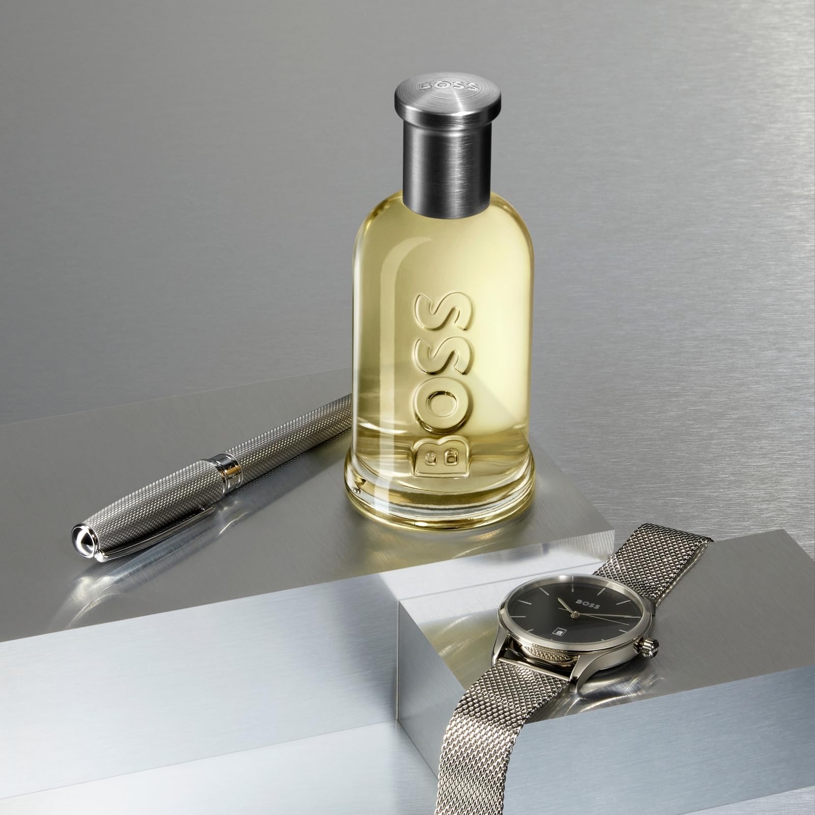 BOSS Bottled - Eau de Toilette for Him - Woody & Fruity Fragrance with Notes of Apple, Cinnamon and Wood - Medium Longevity