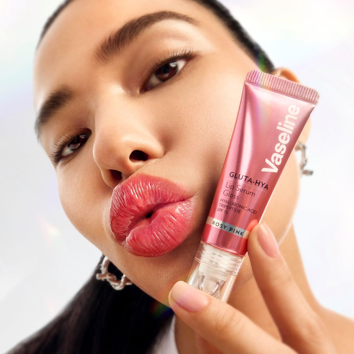Vaseline Gluta-Hya Rosy Pink Lip Gloss, Serum Lip Care with Hyaluronic Acid and GlutaGlow Technology, Tints, Plumps and Protects with SPF15 for Plump and Dewy Lips 10 ml Halalzen