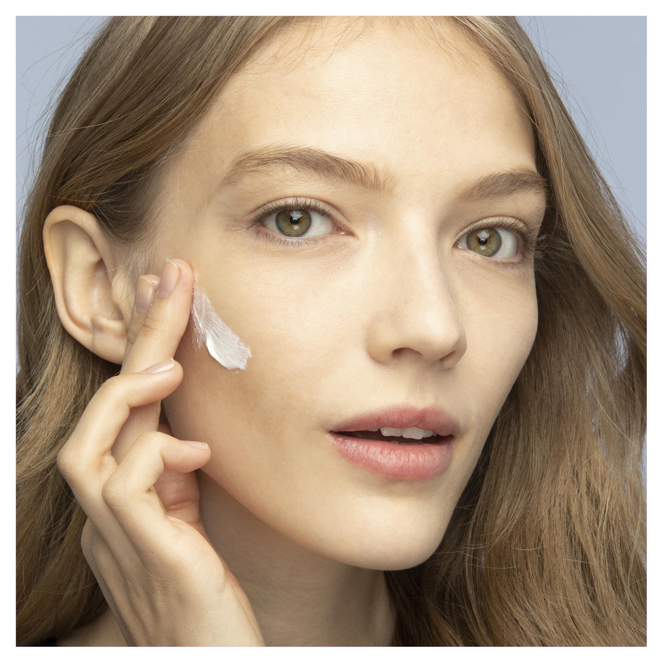 Maybelline New York Fit Me Matte and Poreless Face Primer, Shine-Control Formula That Provides a Mattified Makeup Finish and Smooth Canvas for Oily to Normal Skin Types, Matte and Poreless Halalzen