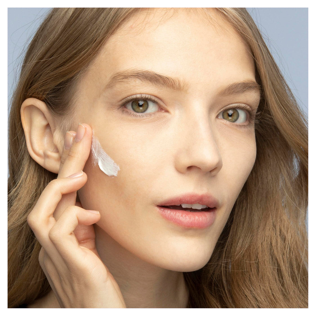 Maybelline New York Fit Me Matte and Poreless Face Primer, Shine-Control Formula That Provides a Mattified Makeup Finish and Smooth Canvas for Oily to Normal Skin Types, Matte and Poreless Halalzen
