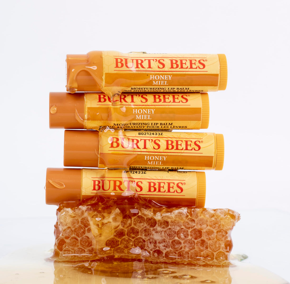 Burt's Bees Lip Balm Pomegranate, Moisturising Lip Balm With Beeswax & Vitamin E, 100% Natural Origin, 4.25g Halalzen