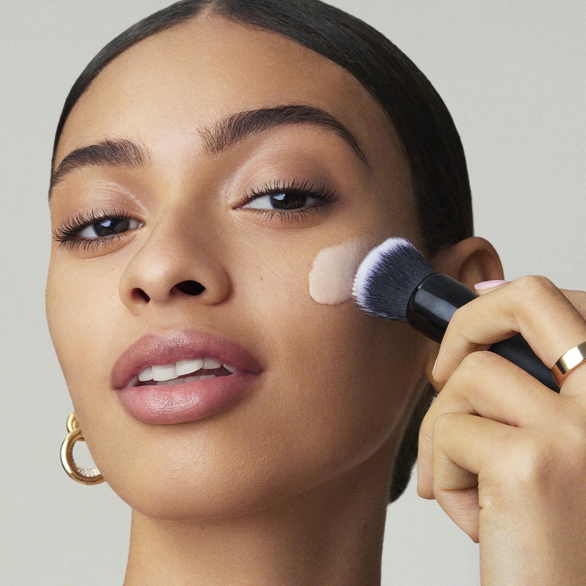 e.l.f. Liquid Poreless Putty Primer, Hydrating Liquid Face Primer For A Smooth Complexion, Grips Makeup For Longwear, Vegan & Cruelty-free Halalzen
