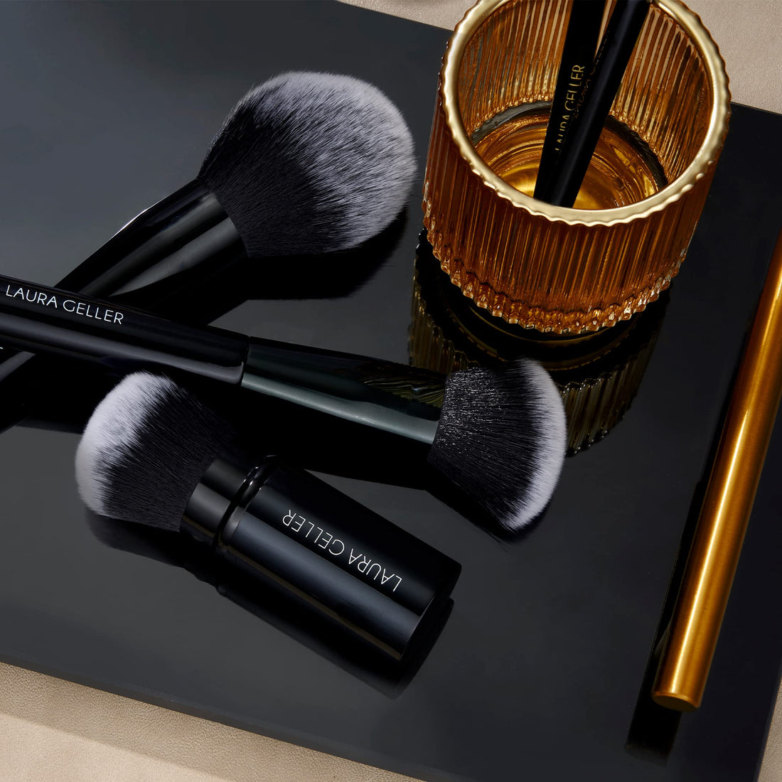 LAURA GELLER NEW YORK Retractable Black Kabuki Brush for Liquid, Cream and Powder Face Makeup With Aluminum Handle Halalzen