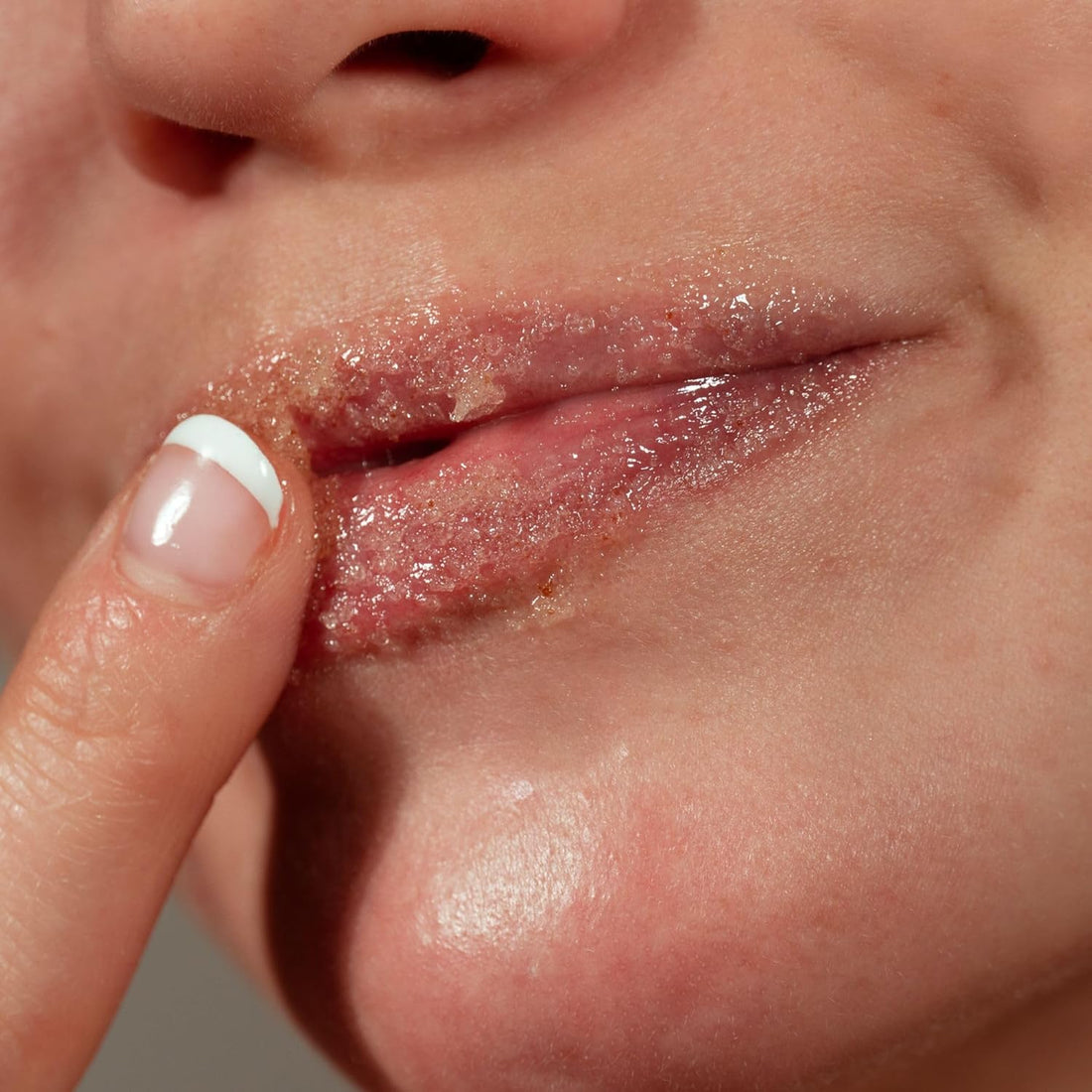 COLLEEN ROTHSCHILD Sugar Lip Scrub | Brown Sugar | Gently Exfoliates Dry Lips | Improves Texture | Nourishes & Protects (0.5 fl oz) Halalzen
