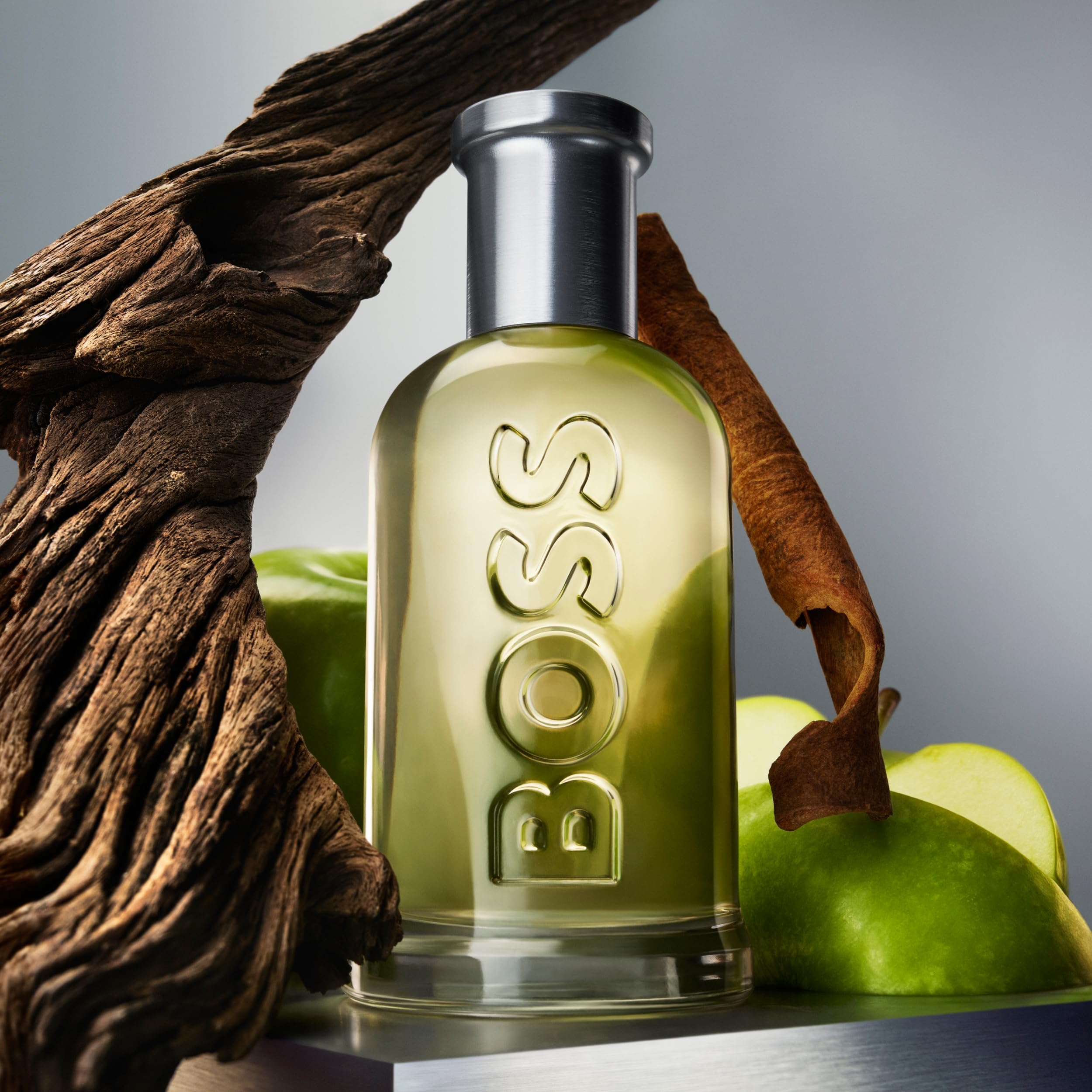 BOSS Bottled - Eau de Toilette for Him - Woody & Fruity Fragrance with Notes of Apple, Cinnamon and Wood - Medium Longevity