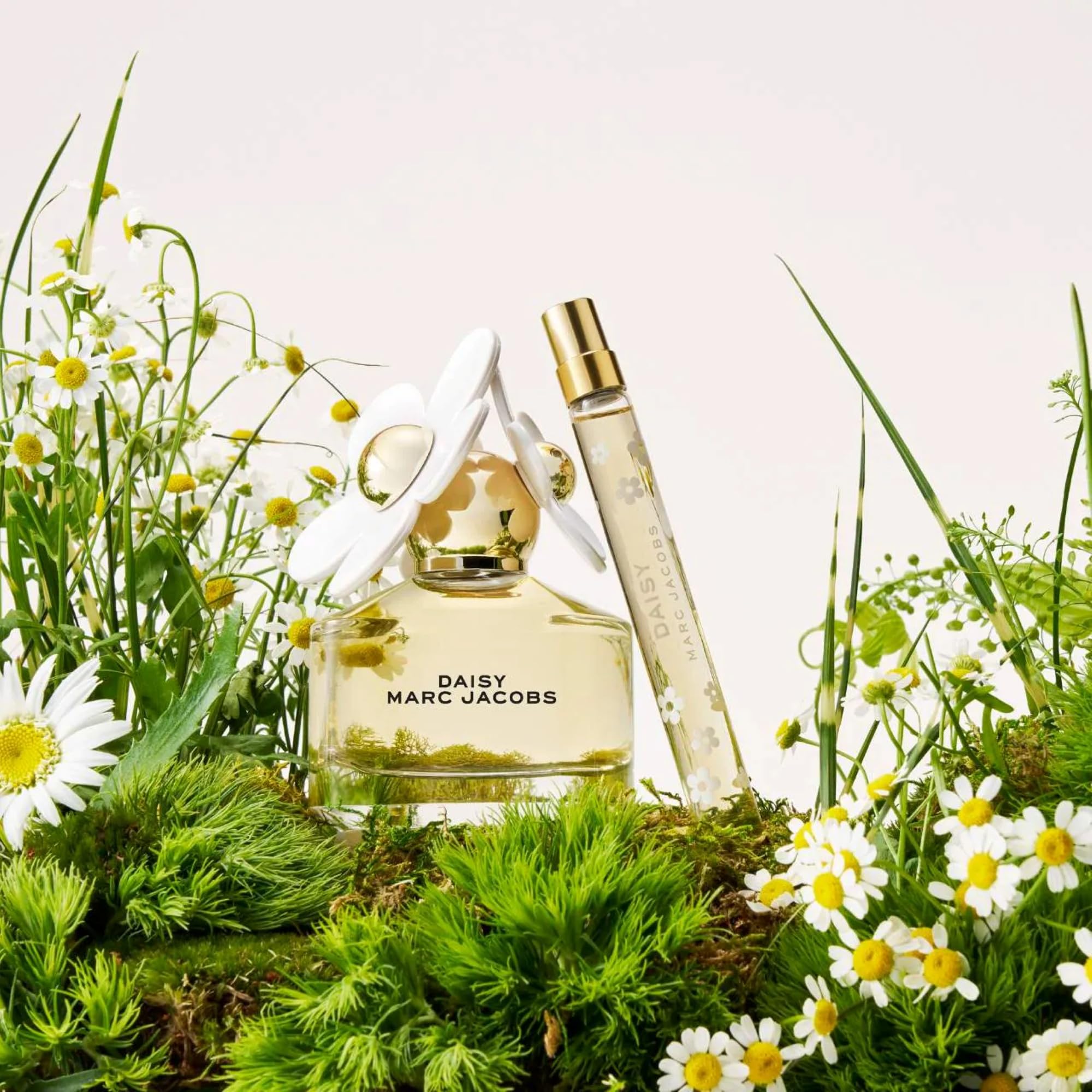 Marc Jacobs Daisy Eau de Toilette – Strahlendes Blumenparfum für Damen – Mit Noten von Walderdbeeren