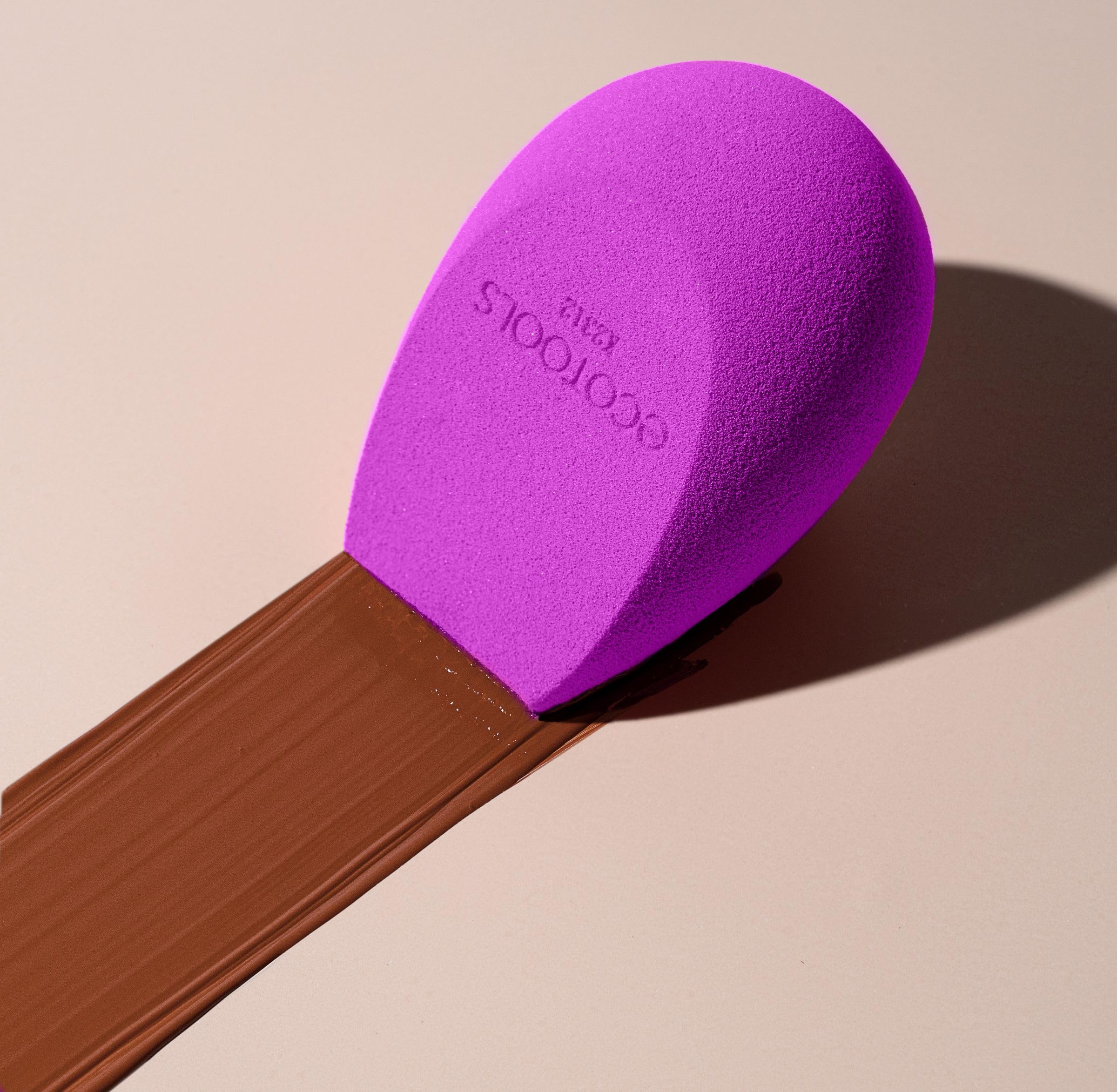 EcoTools Blurring Blender Makeup Sponge, Makeup Blending Sponge For Blurred Skin, For Liquid & Cream Foundation, Cloud Coverage Memory Foam, Eco Friendly, Latex Free, Cruelty-Free & Vegan 1 Count Halalzen