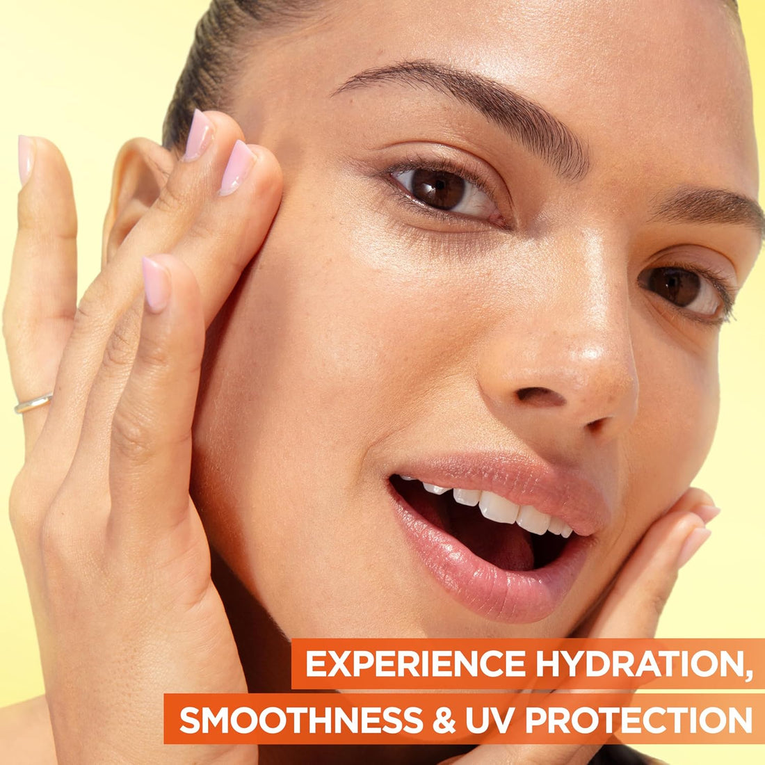 Garnier Vitamin C Serum Cream SPF 25, 2-in-1 Brightening Face Moisturizer with 20% Vitamin C, Hydrates, Protects and Reveals Bright Glowing Skin, Organic, Cruelty-Free & Vegan, All Skin Types, 50ml