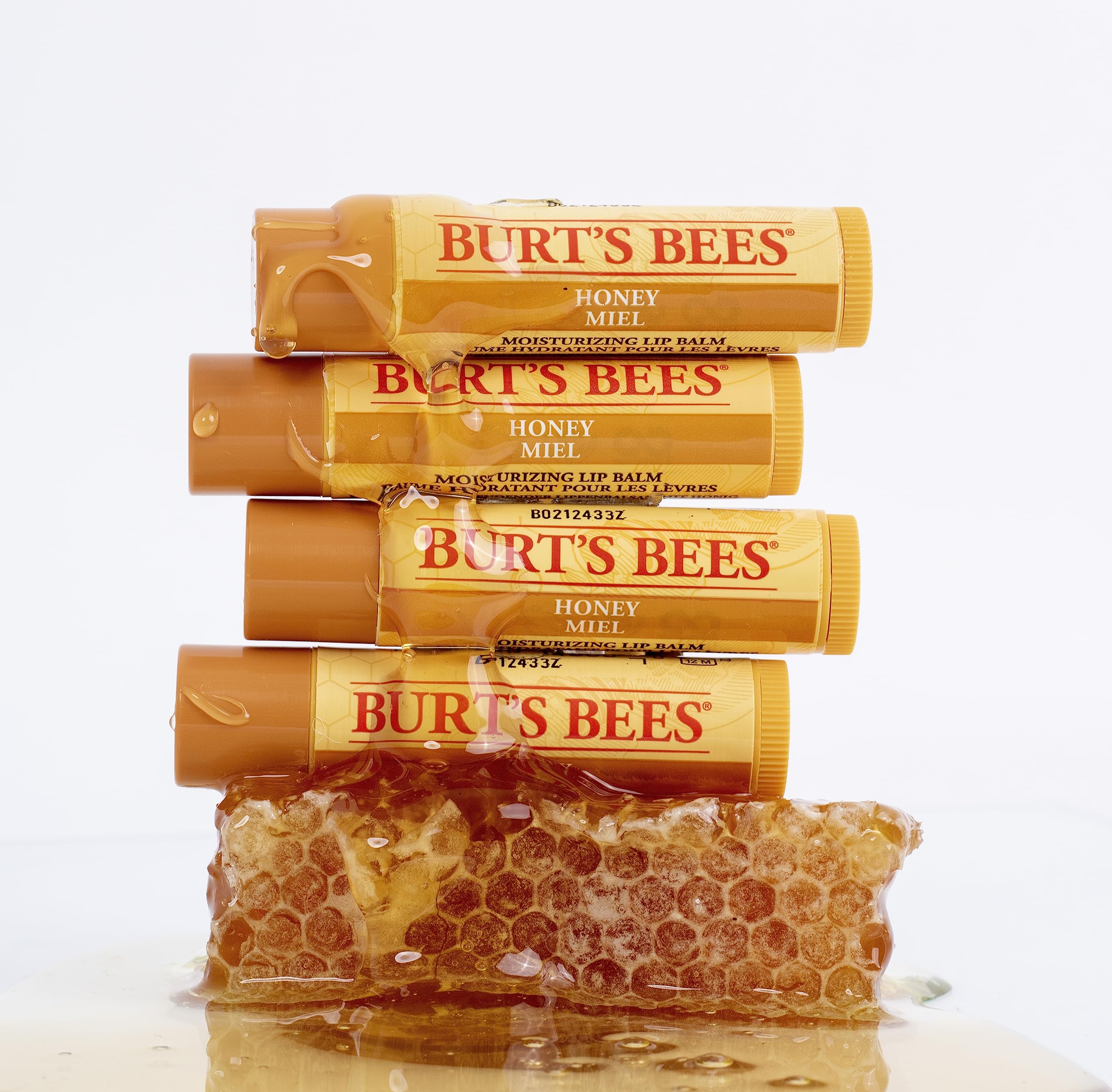 Burt's Bees Lip Balm Multipack, Lip Balm Set, Beeswax, Strawberry, Coconut & Pear, Vanilla Bean, Best of Burt's, 4x4.25g Halalzen