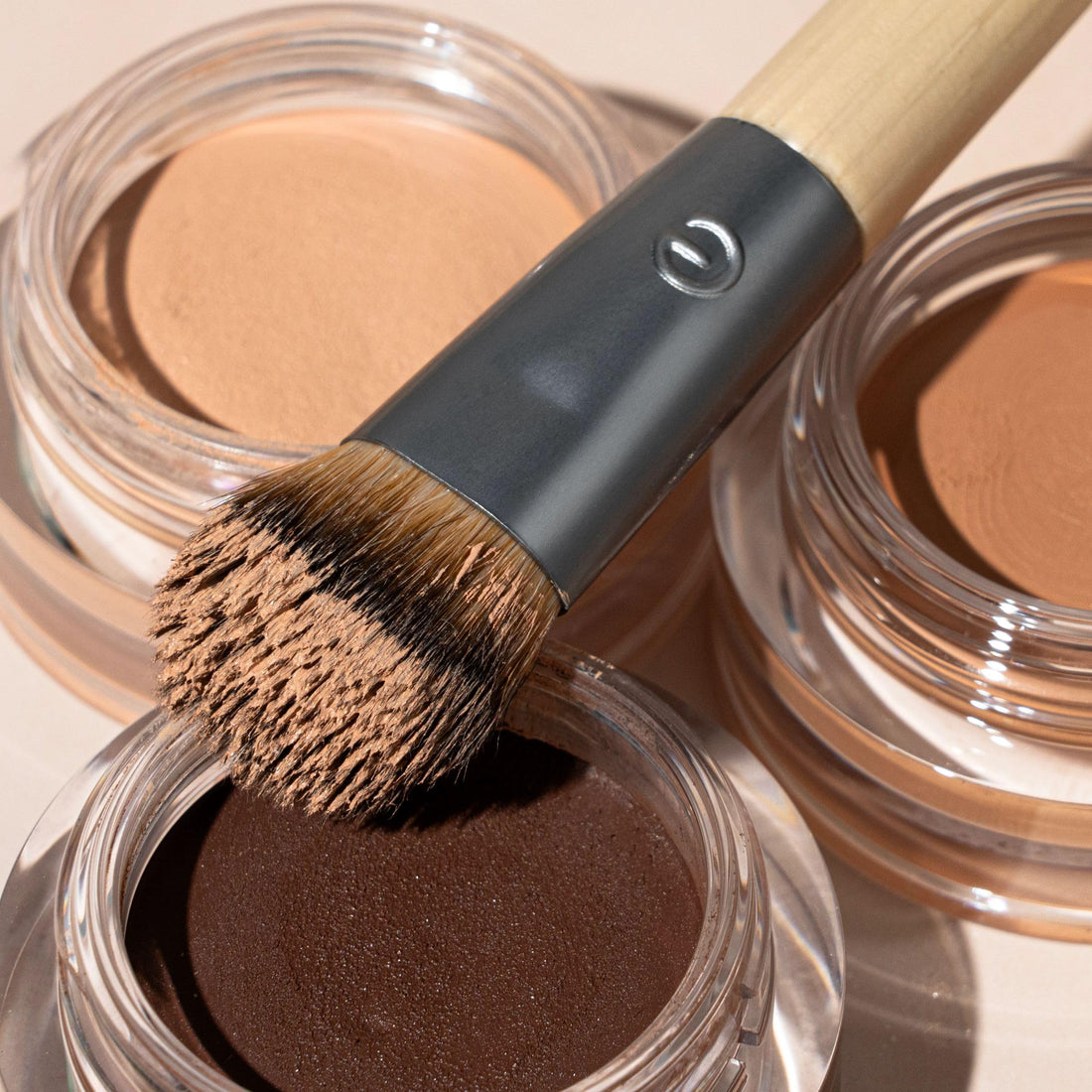 EcoTools Classic Foundation Face Brush, For Liquid, & Cream Foundation, Flat Foundation Brush For Natural Makeup, Buildable Coverage, Synthetic Bristles, Vegan & Cruelty- Free Halalzen