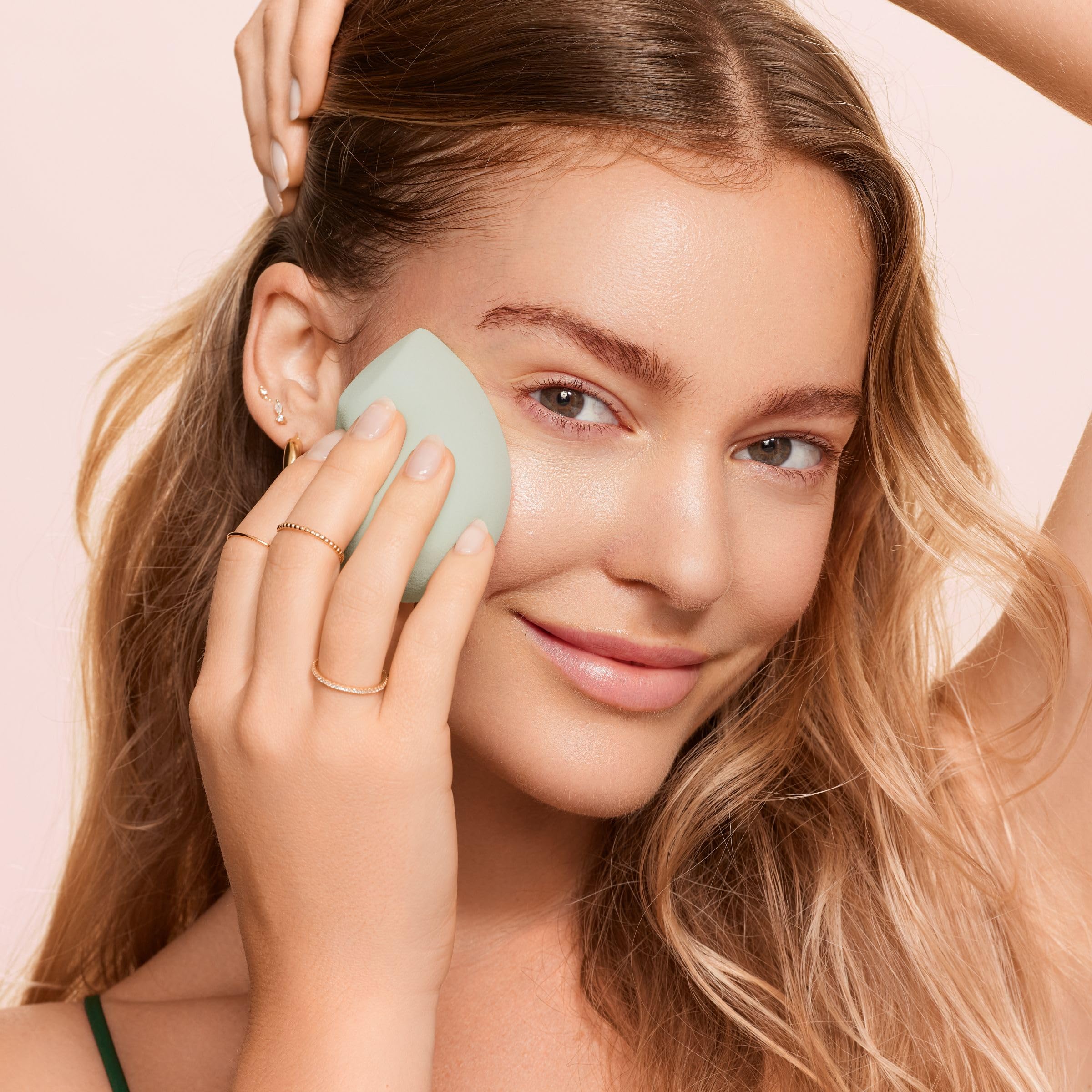 EcoTools Blurring Blender Makeup Sponge, Makeup Blending Sponge For Blurred Skin, For Liquid & Cream Foundation, Cloud Coverage Memory Foam, Eco Friendly, Latex Free, Cruelty-Free & Vegan 1 Count Halalzen