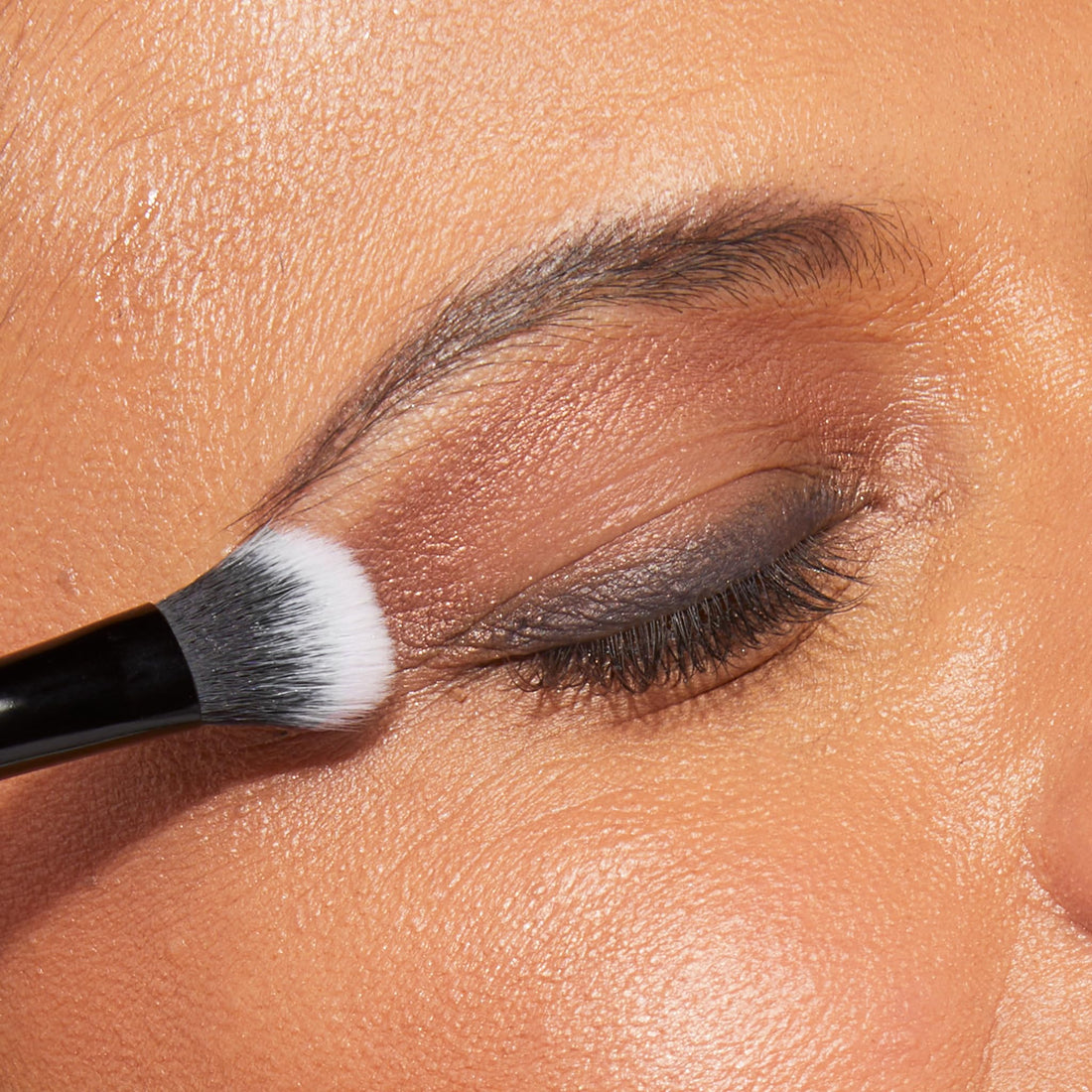LAURA GELLER NEW YORK Retractable Black Kabuki Brush for Liquid, Cream and Powder Face Makeup With Aluminum Handle Halalzen