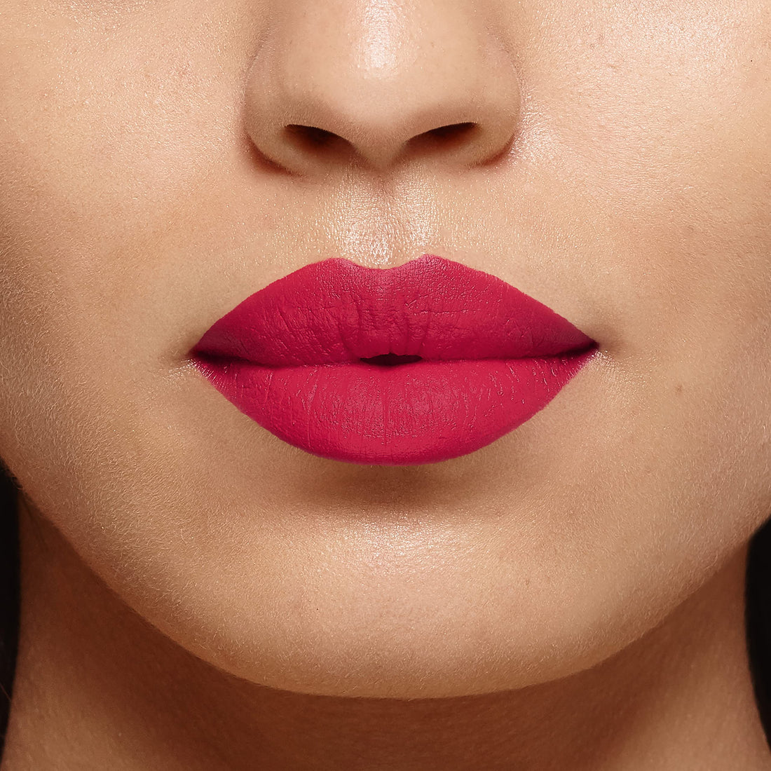L'Oreal Paris Color Riche Intense Volume Matte Lipstick, Moisturising Matte Powder Finish, 16h long-wear, With Hyaluronic Acid, 187 Fuchsia Libre Halalzen
