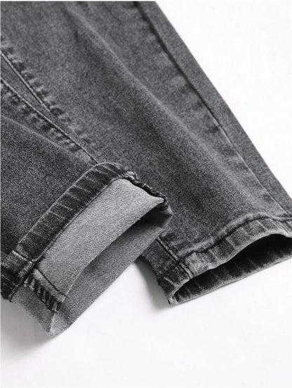 Men's Straight-Leg Streetwear Jeans in Raw Denim Featuring Five Pockets and Mid-Rise Stretch Durability