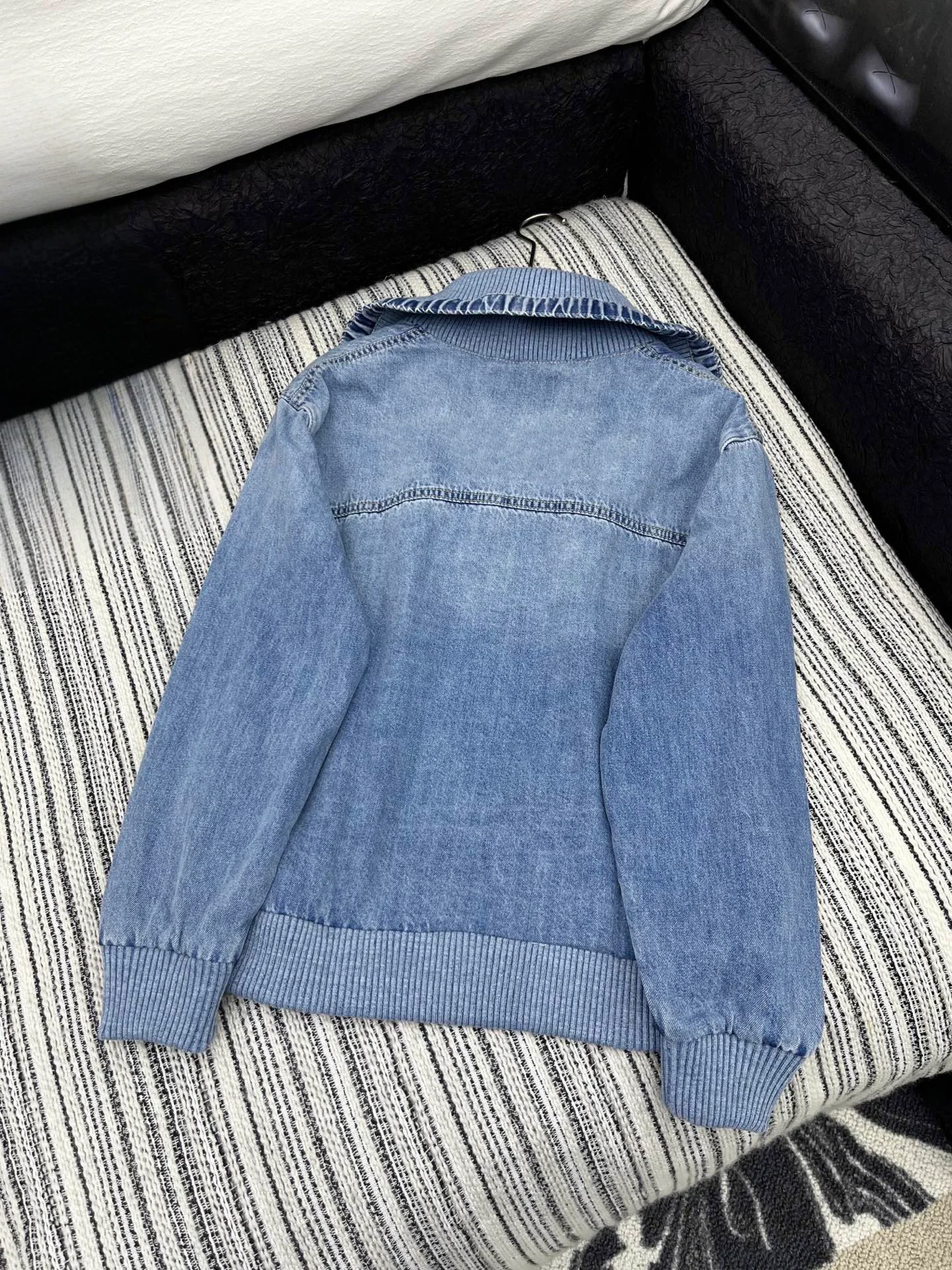High Quality Spring And Summer Women's Casual Fashion Zipper Pockets Lapel Letters Short Denim Jacket JQ094