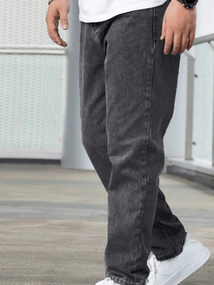 Men's Straight-Leg Streetwear Jeans in Raw Denim Featuring Five Pockets and Mid-Rise Stretch Durability