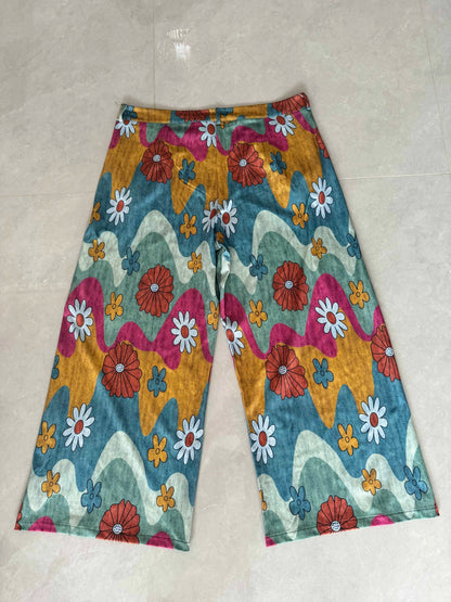 Plus Size Women's Thin Imitation Denim Bell-Bottom Pants with Sunflower and Daisy Flower Print Elastic Belt and Diagonal Flap Pocket Pantss, Comfortable and Fashionable in All Seasons