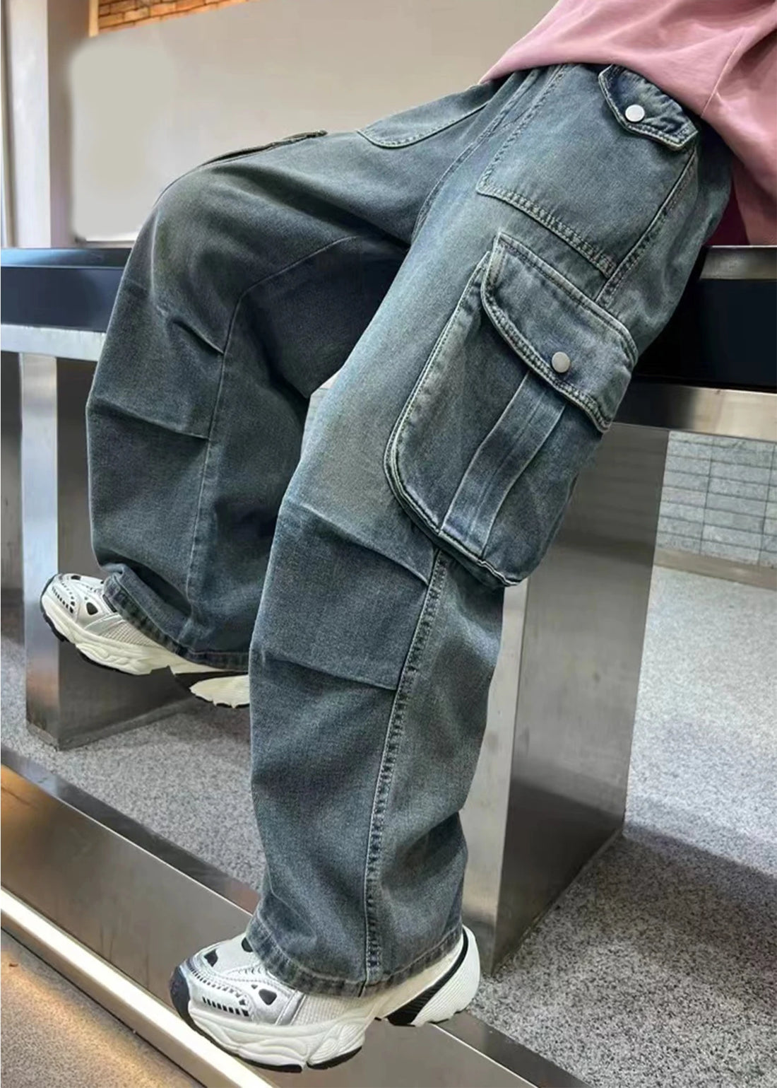 Loose-fit preppy-style casual denim jeans for teenage boys – versatile, stylish, and rugged washed s