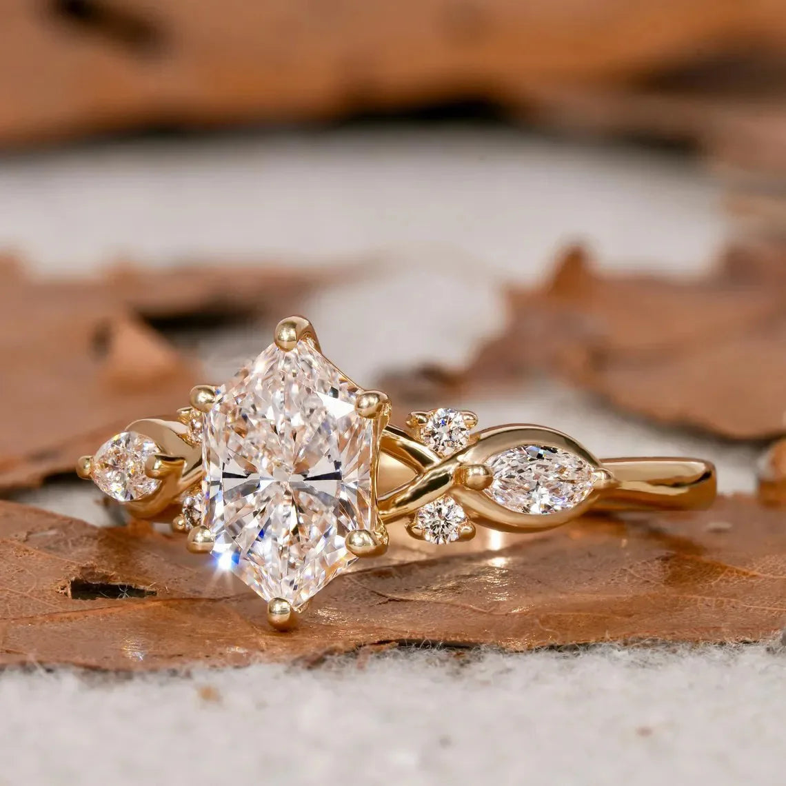 New hot selling jewelry elegant arrow-shaped zircon diamond finger fashionable versatile engagement ring for women