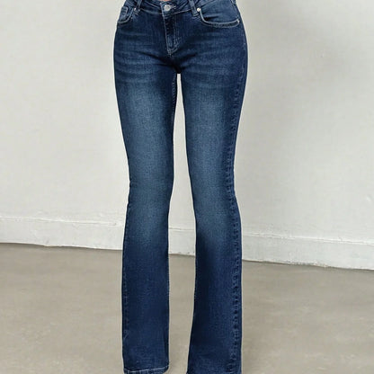 Fashion women's slim fit hip-lifting flared jeans