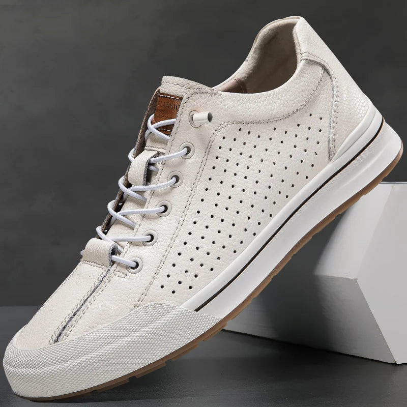 Men's Casual Breathable Flat Shoe Perforated Lightweight And Comfortable Daily Walking Shoe Classic Outdoor Low-Top Driving Shoe