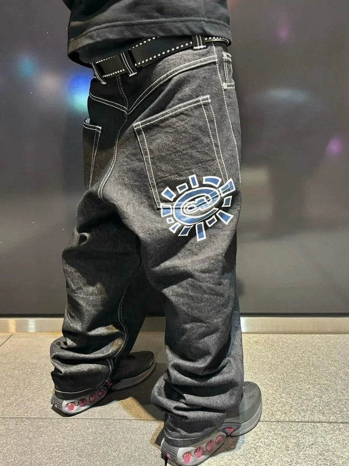 Neue Always Jeans – Hochwertige, bedruckte und bestickte Straight-Jeans, schwarze Herrenhosen, trendige Streetwear von Always Jeans.