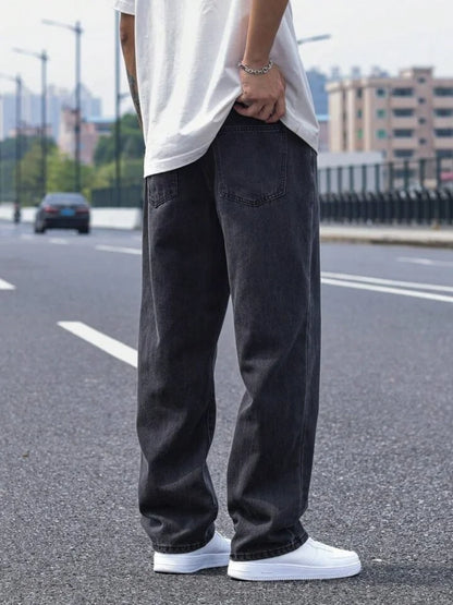Men's loose black jeans for autumn and winter, perfect for seasonal changes. The simple style offers warmth, making daily outfit