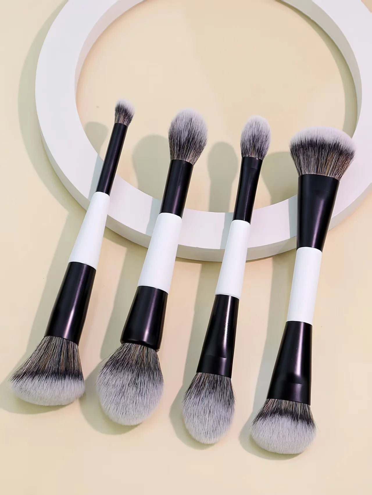 4-piece double-ended makeup brush set, multifunctional makeup brush, blush brush, foundation brush, powder brush, highlighter brush, nose contour brush, concealer brush, blush brush, gift for women and girls