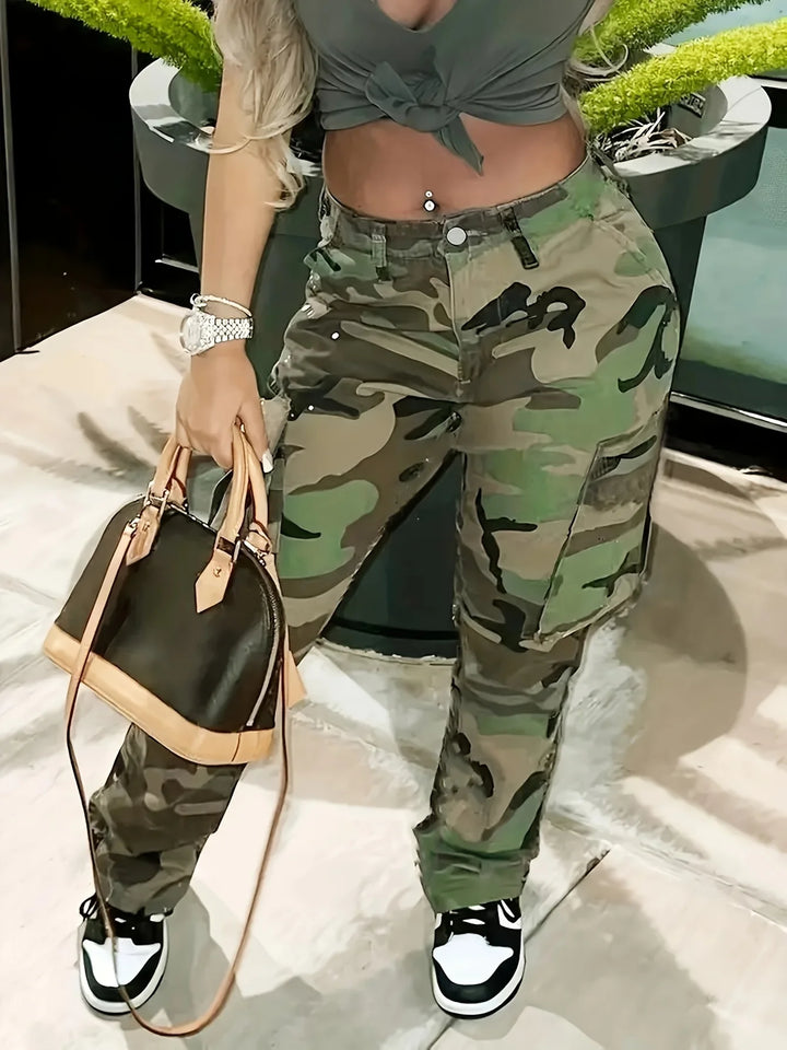 Damen-Jeans in Übergröße mit Camouflage-Muster – Stretch-Boyfriend-Schnitt, Cargo-Jeans im Streetstyle
