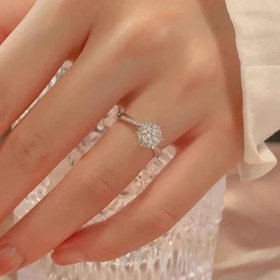 Imitation Moissanite Star Woven Ring Eight Hearts and Eight Arrows Zircon White Gold Twisted Arm Design Engagement Diamond Ring